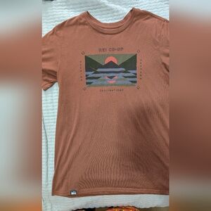 Men's REI shirt